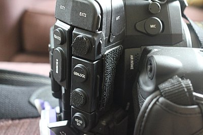 Mounting two wireless receivers on C300?-img_4565.jpg