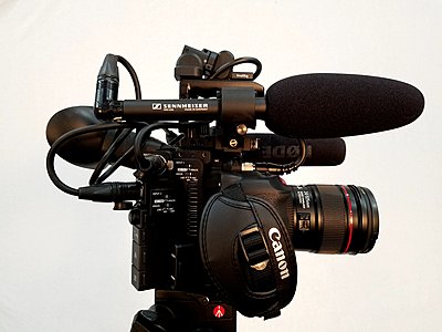 Canon XF300 VS. C200-camera3.jpg