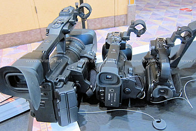 Canon XF100 versus Canon XA10-xf-compare-c.jpg