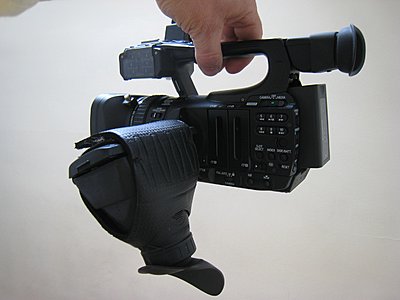 can I tighten viewfinder so it holds Hoodman Loupe?-3.-lcd-loupe.jpg