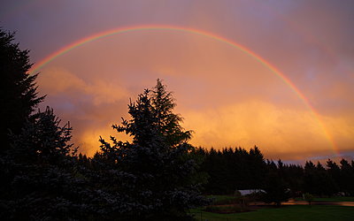 Post Your Photos (and lens/processing info)-giantrainbow_1440x900.jpg