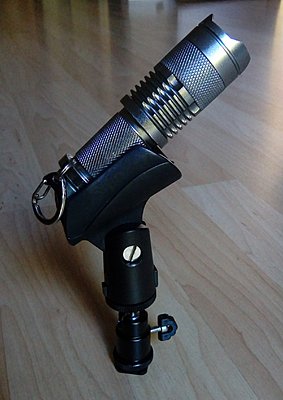 Mount flashlight to hot shoe?-flashlight-mount.jpg