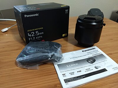 Panasonic Leica DG Nocticron 42.5mm f1.2 MINT/ PRISTINE CONDITION!-panasonic-leica-42.5-f1.2-kit.jpg