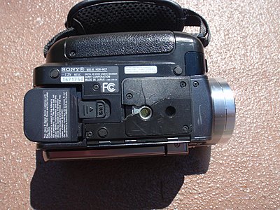 Busted tripod mounting socket-p8160006.jpg