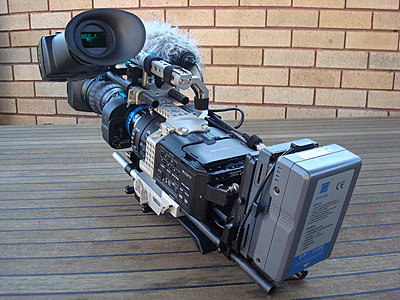Rigging an FS700 for day to day use- my solution-dsc01700.jpg