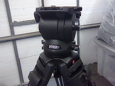 Vinten Vision 3as and manfrotto legs, it fits !!-image0038.jpg
