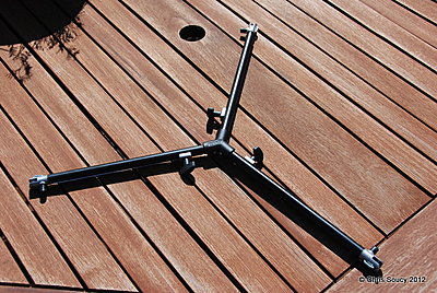 Mid-Level Spreader For Old Vinten Pro-Touch PT520 Tripod-underside.jpg