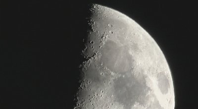 What Lens for filming more than 20x Zoom?-moon2.jpg