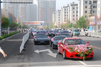 Parade of cars at Chinese Wedding-parade3.bmp